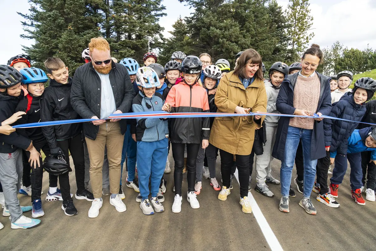 Nýr stígur í Suðurhlíðum opnaður