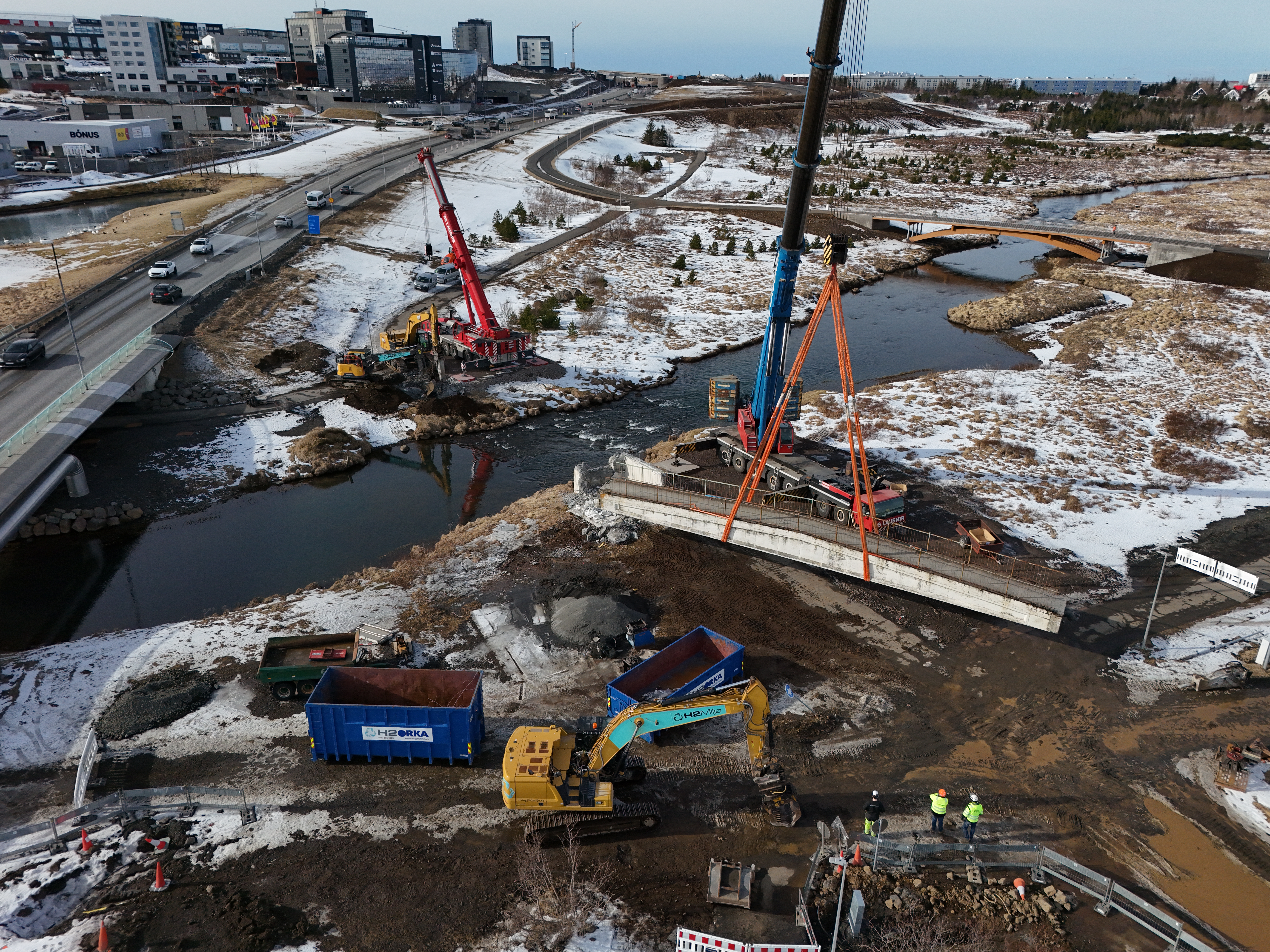 Göngubrú við Dimmu rifin